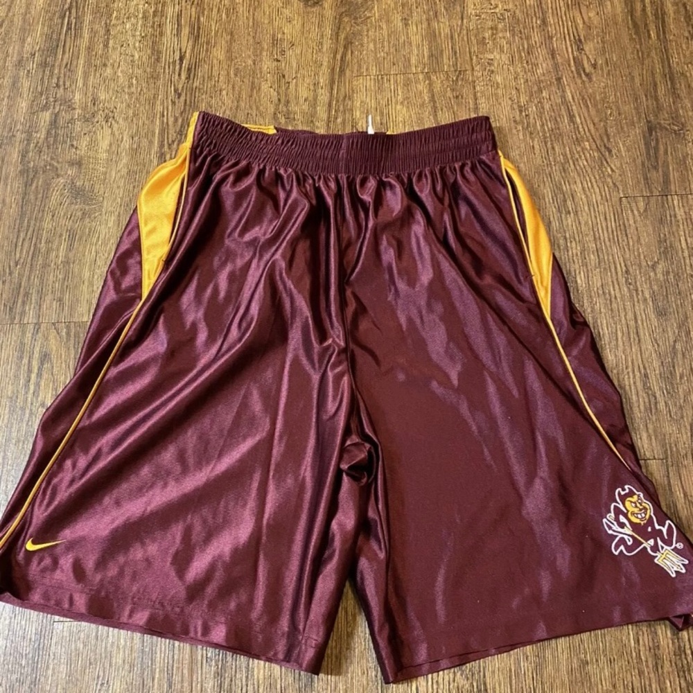 Silky Rare Nike Arizona Shorts Large